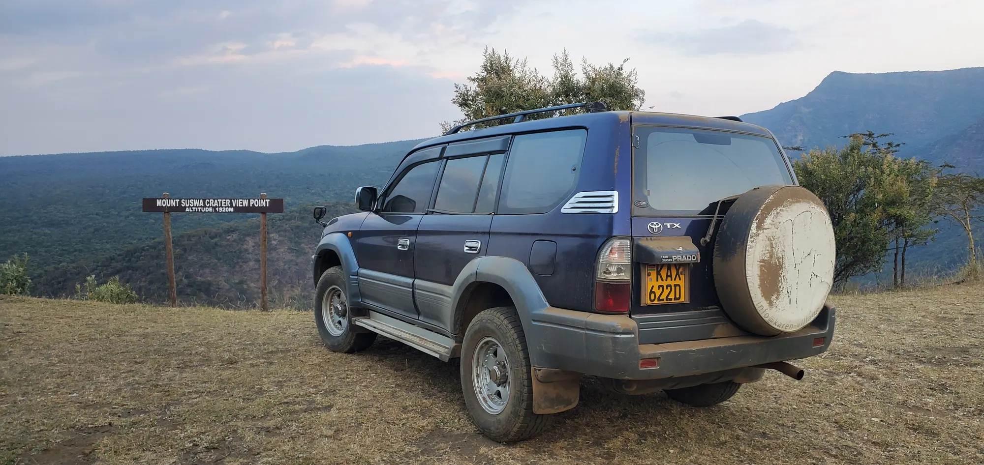 The Prado at the Mount Suswa crater viewpoint, 1,920 m